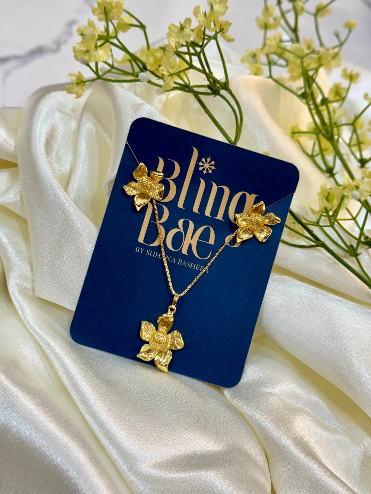 Golden Bloom Necklace And Earrings Set
