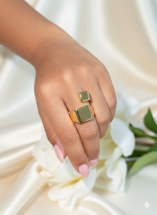 The Aurum Block Ring